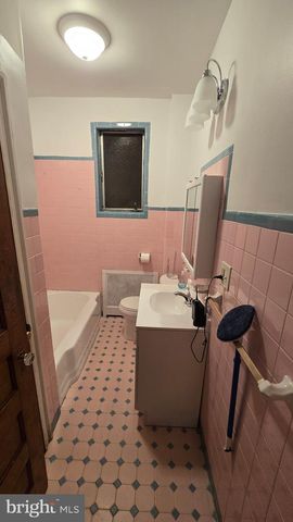 614 WYNNEWOOD RD, Philadelphia, PA 19151