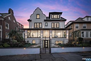 829 Boulevard East, Weehawken, NJ 07086