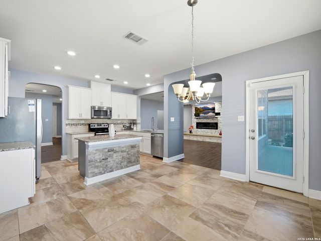 4431 Oak Roset, San Antonio, TX 78259