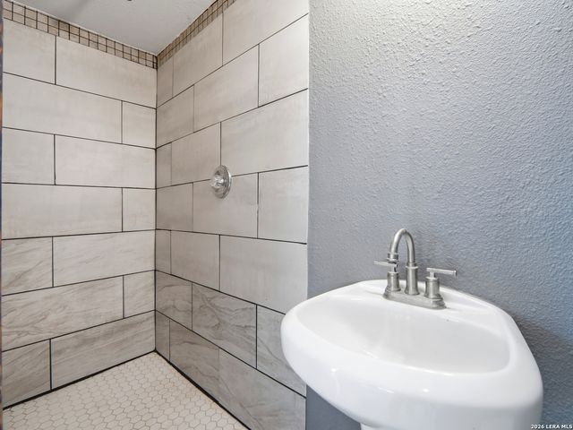 4431 Oak Roset, San Antonio, TX 78259