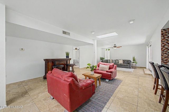5661 N Camino De La Noche, Tucson, AZ 85718