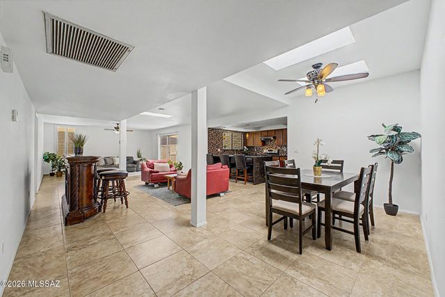 5661 N Camino De La Noche, Tucson, AZ 85718