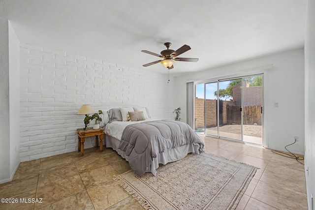 5661 N Camino De La Noche, Tucson, AZ 85718