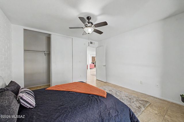 5661 N Camino De La Noche, Tucson, AZ 85718