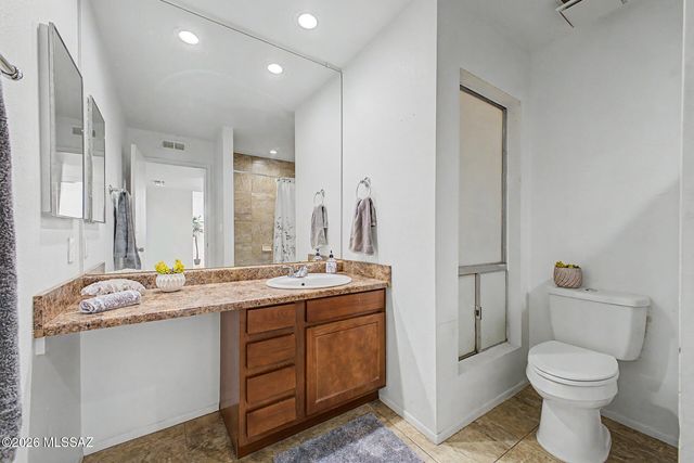 5661 N Camino De La Noche, Tucson, AZ 85718