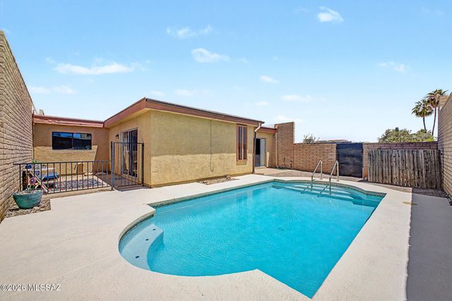 5661 N Camino De La Noche, Tucson, AZ 85718