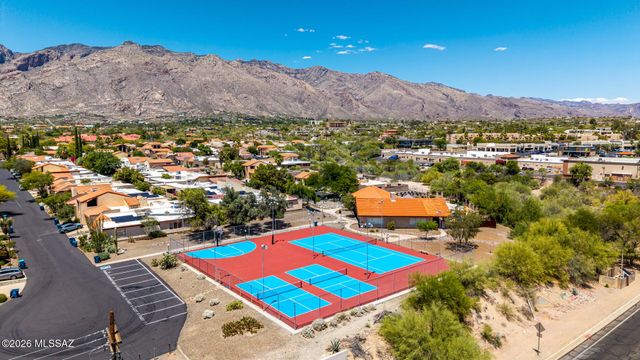 5661 N Camino De La Noche, Tucson, AZ 85718