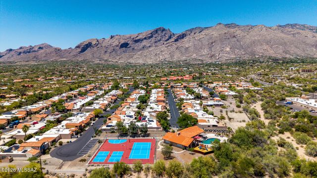 5661 N Camino De La Noche, Tucson, AZ 85718