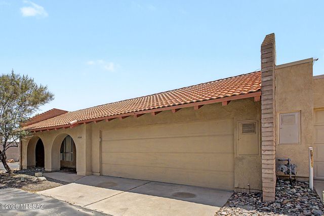 5661 N Camino De La Noche, Tucson, AZ 85718