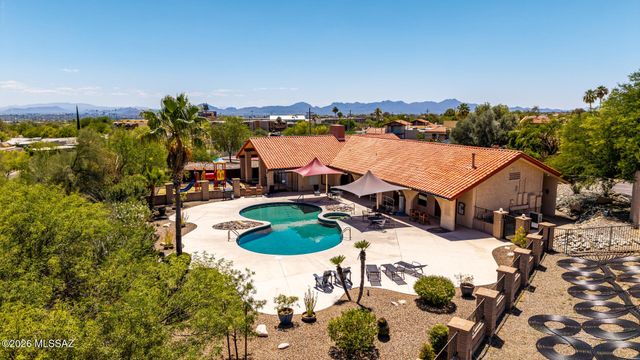 5661 N Camino De La Noche, Tucson, AZ 85718