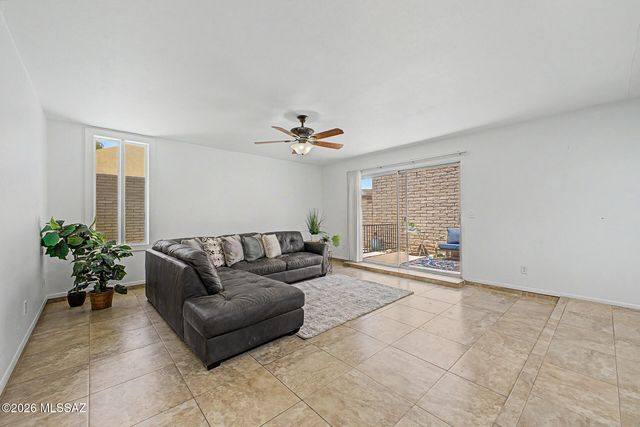5661 N Camino De La Noche, Tucson, AZ 85718