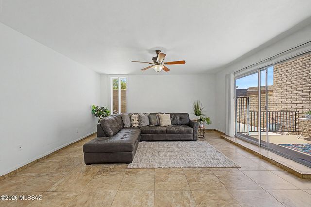5661 N Camino De La Noche, Tucson, AZ 85718