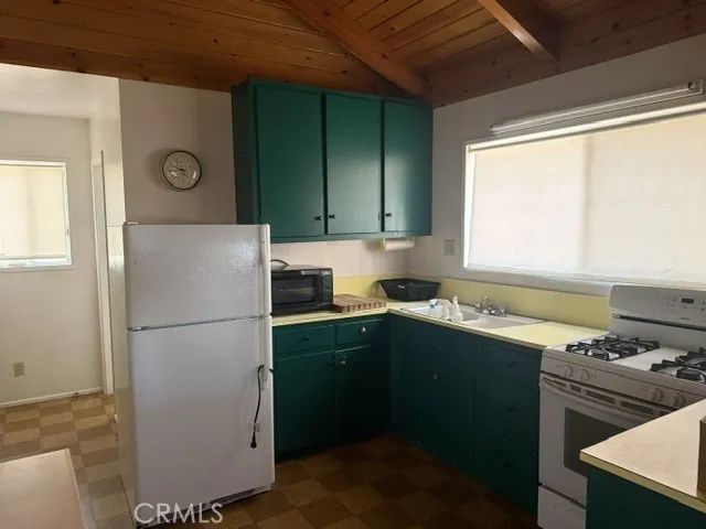 33036 Maple Lane, Green Valley Lake, CA 92341