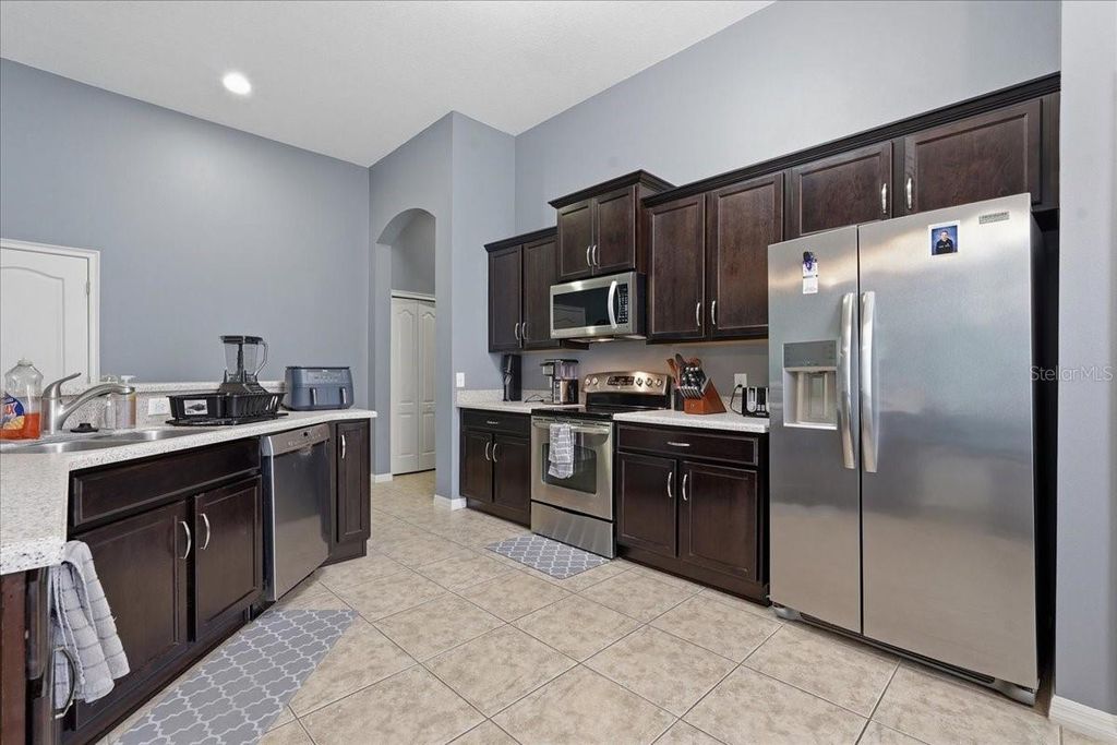 Image 5 of property listing at 3839 GRECKO DRIVE, Wesley Chapel, FL 33543