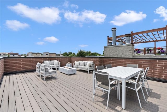 2446 W Augusta Boulevard PH, Chicago, IL 60622