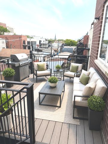 2446 W Augusta Boulevard PH, Chicago, IL 60622