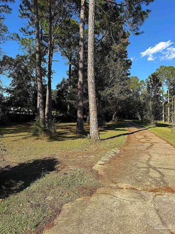 210 Man O War Cir, Cantonment, FL 32533