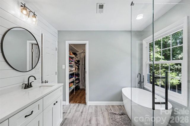 3108 Peregrine Court, Charlotte, NC 28269