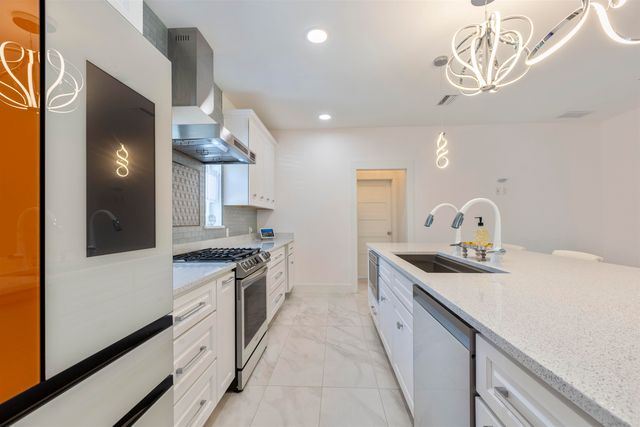 38 Dufferin St., St Augustine, FL 32084