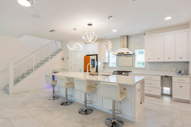 38 Dufferin St., St Augustine, FL 32084