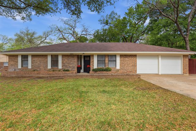 300 Hidden Valley Drive, Aledo, TX 76008