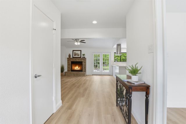 300 Hidden Valley Drive, Aledo, TX 76008