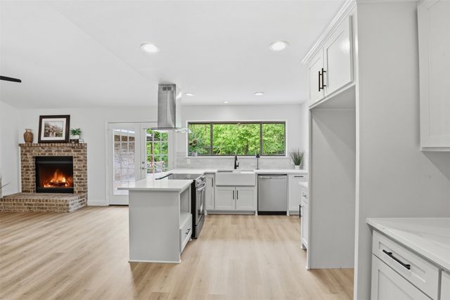 300 Hidden Valley Drive, Aledo, TX 76008