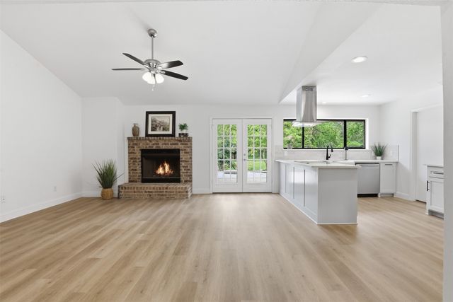 300 Hidden Valley Drive, Aledo, TX 76008