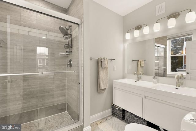 729 ROXBORO PL NW, Washington, DC 20011
