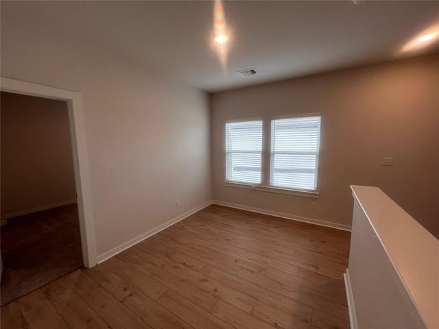 68 Hereford LOOP, Hutto, TX 78634