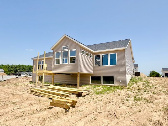 7093 Kettle Dale Avenue SE, Alto, MI 49302