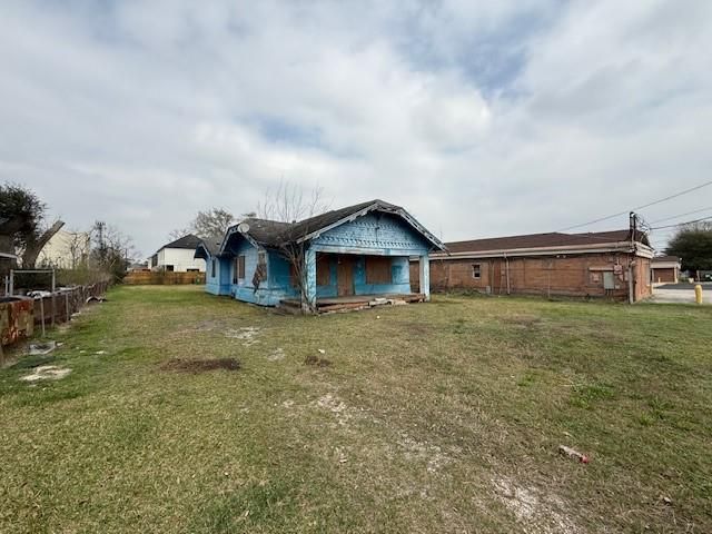 5011 Reed Road, Houston, TX 77033