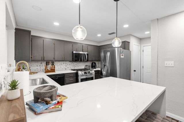 136 Poinsetta Circle, Terrell, TX 75160