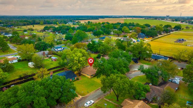 136 Poinsetta Circle, Terrell, TX 75160