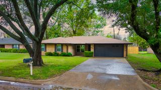 136 Poinsetta Circle, Terrell, TX 75160