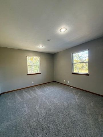 3461 S 90th Road, Flemington, MO 65650