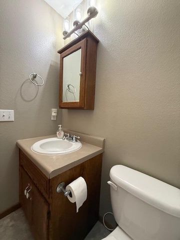 3461 S 90th Road, Flemington, MO 65650