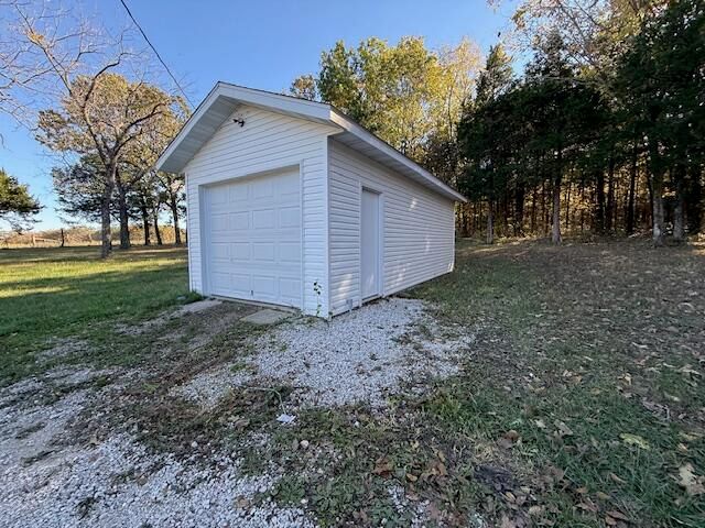 3461 S 90th Road, Flemington, MO 65650