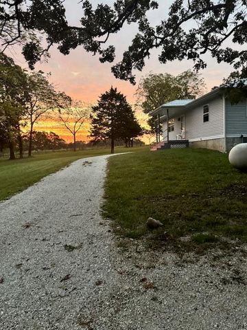 3461 S 90th Road, Flemington, MO 65650