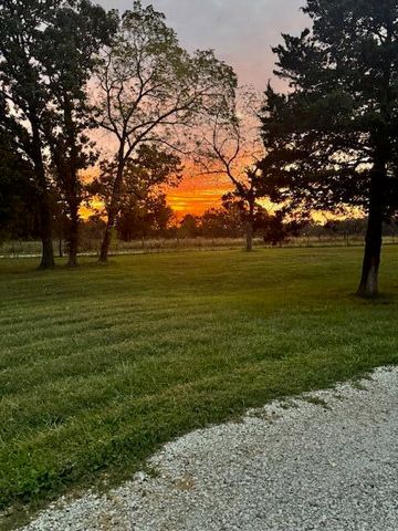 3461 S 90th Road, Flemington, MO 65650