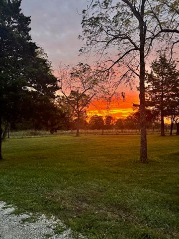 3461 S 90th Road, Flemington, MO 65650