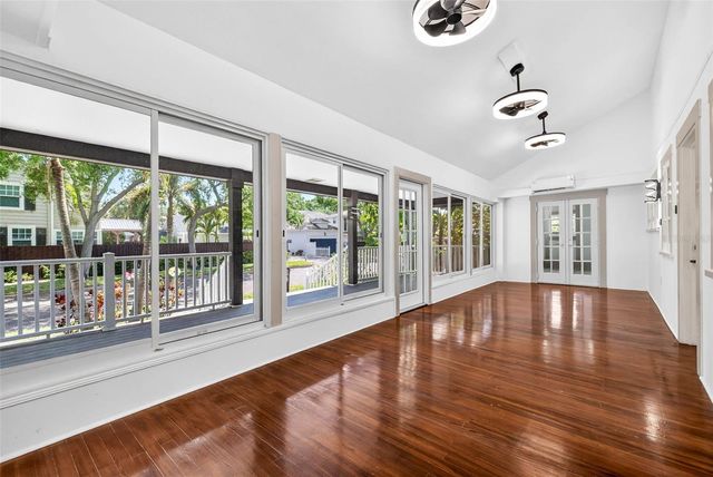 1330 CHERRY STREET NE, St Petersburg, FL 33701
