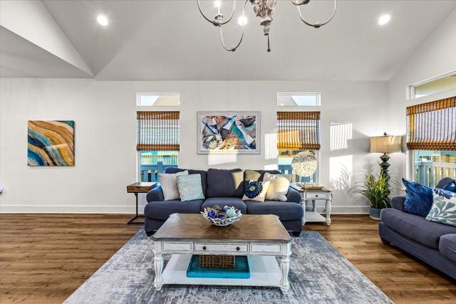 966 Pelican Lane, Crystal Beach, TX 77650