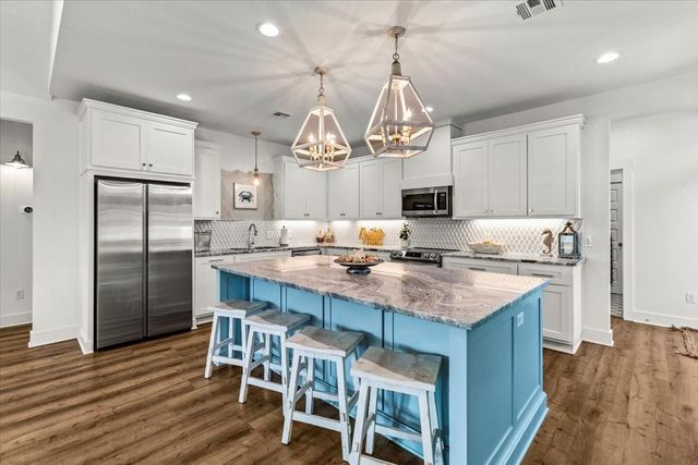 966 Pelican Lane, Crystal Beach, TX 77650