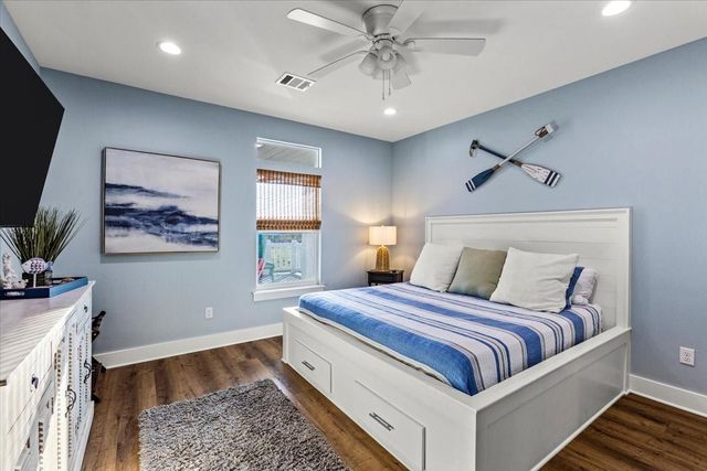 966 Pelican Lane, Crystal Beach, TX 77650