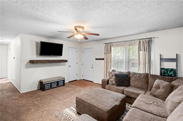 707 Ann Avenue, Harrisonville, MO 64701