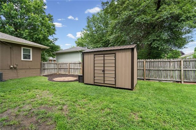 707 Ann Avenue, Harrisonville, MO 64701