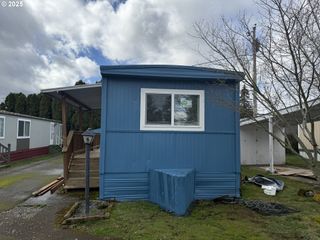 13045 Se STARK St 6, Portland, OR 97233