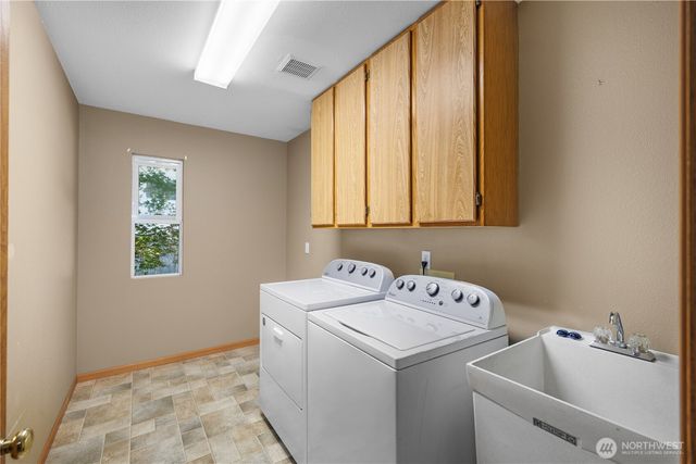 7813 Pamela Court SE, Lacey, WA 98503