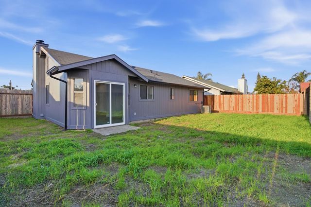 2104 Olive Branch Dr, Modesto, CA 95351